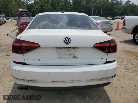 2018 Volkswagen Passat SE z VIN 1VWBA7A38JC016936, wystawiony jako Copart lot #59333915 z przebiegiem Nie podano mil oraz Szkoda całkowita • Salvage title. Historia ofert i sprzedaży dostępna na DreamBid. Obrazek 6.