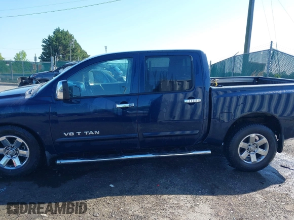 2007 Nissan Titan SE z VIN 1N6BA07B77N214250, wystawiony jako IAAI lot #42142029 z przebiegiem 184 575 mil mil oraz . Historia ofert i sprzedaży dostępna na DreamBid. Obrazek 14.