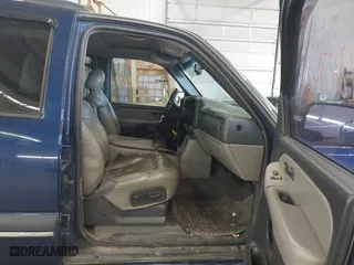 2002 Chevrolet Tahoe LT with VIN 1GNEK13Z92J160981, listed as a IAAI auction lot 42071468 with 306,309 mi miles. Bid and sale history available at carsss.com. Image 5.