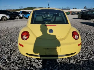 2010 Volkswagen New Beetle Coupe with VIN 3VWPW3AG5AM000453, listed as a Copart auction lot 86861744 with 99,236 mi miles and Salvage Title. Bid and sale history available at carsss.com. Image 6.