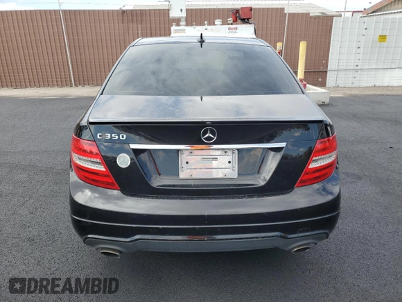 2012 Mercedes-Benz C 350 Sport z VIN WDDGF5HB1CF813547, wystawiony jako Copart lot #59611465 z przebiegiem 235 675 mil mil oraz Czysty tytuł • Clean title. Historia ofert i sprzedaży dostępna na DreamBid. Obrazek 6.