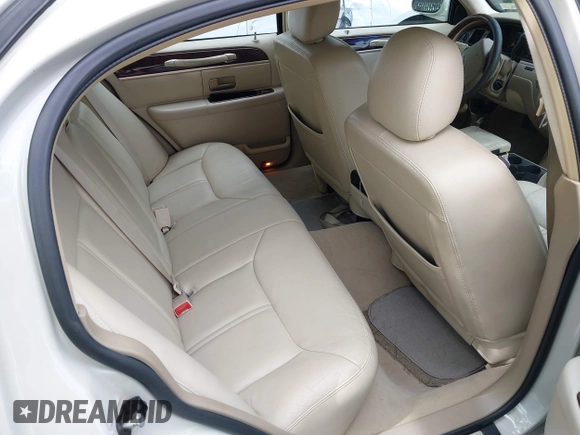 2006 Lincoln Town Car Signature Limited z VIN 1LNHM82V26Y619302, wystawiony jako IAAI lot #42333085 z przebiegiem 176 879 mil mil oraz . Historia ofert i sprzedaży dostępna na DreamBid. Obrazek 8.