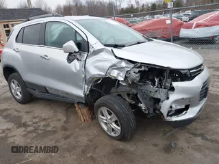 2020 Chevrolet Trax LT with VIN KL7CJPSB6LB040073, listed as a IAAI auction lot 41729327 with 65,652 mi miles. Bid and sale history available at carsss.com. Image 1.