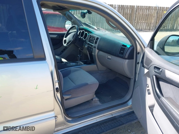 2005 Toyota 4Runner SR5 with VIN JTEBU14R750071095, listed as a IAAI auction lot 41803407 with 266,032 mi miles. Bid and sale history available at carsss.com. Image 5.