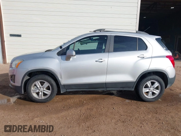 2015 Chevrolet Trax LT with VIN 3GNCJRSB0FL172030, listed as a IAAI auction lot 41523985 with 82,427 mi miles. Bid and sale history available at carsss.com. Image 15.