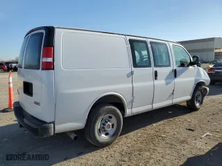 2018 GMC Savana Cargo Van with VIN 1GTW7AFG8J1333901, listed as a Copart auction lot 48883384 with 0 mi miles and Salvage Title. Bid and sale history available at carsss.com. Image 3.