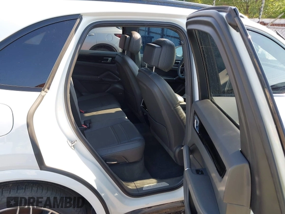 2021 Porsche Cayenne с VIN WP1AA2AYXMDA09268, выставлен на аукционе IAAI как лот 42458825 с пробегом Не указан миль и . История ставок и продаж доступна на DreamBid. Изображение 8.