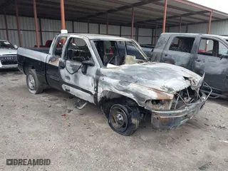 2001 Dodge Ram 1500 with VIN 3B7HC13Y11M554213, listed as a IAAI auction lot 41499632 with 1 mi miles. Bid and sale history available at carsss.com. Image 1.