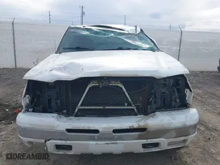 2005 Chevrolet Avalanche Z71 with VIN 3GNEK12ZX5G158843, listed as a IAAI auction lot 41776029 with 1 mi miles. Bid and sale history available at carsss.com. Image 13.
