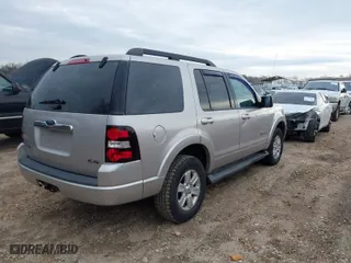 2008 Ford Explorer XLT with VIN 1FMEU73E38UB18957, listed as a IAAI auction lot 41881474 with 194,590 mi miles. Bid and sale history available at carsss.com. Image 4.