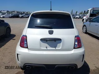 2016 FIAT 500 Abarth z VIN 3C3CFFFH9GT120926, wystawiony jako IAAI lot #42528081 z przebiegiem 98 271 mil mil oraz . Historia ofert i sprzedaży dostępna na DreamBid. Obrazek 16.