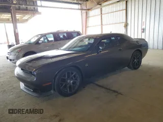 2016 Dodge Challenger R/T Scat Pack z VIN 2C3CDZFJXGH240494, wystawiony jako Copart lot #57259225 z przebiegiem 54 651 mil mil oraz Tytuł czysty. Historia ofert i sprzedaży dostępna na DreamBid. Obrazek 1.