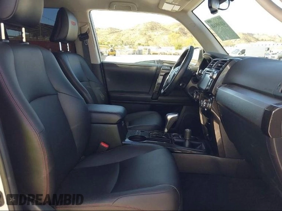 2018 Toyota 4Runner SR5 with VIN JTEBU5JRXJ5484802, listed as a IAAI auction lot 41609448 with 71,085 mi miles and . Bid and sale history available at DreamBid. Image 5.