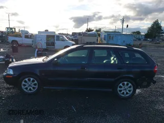 2002 Volvo V40 z VIN YV1VW29512F803232, wystawiony jako IAAI lot #41117493 z przebiegiem 195 964 mil mil oraz . Historia ofert i sprzedaży dostępna na DreamBid. Obrazek 15.