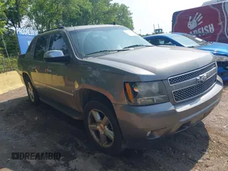 2009 Chevrolet Avalanche with VIN 3GNFK32YX9G201915, listed as a IAAI auction lot 42470876 with 244,241 mi miles and . Bid and sale history available at DreamBid. Image 1.