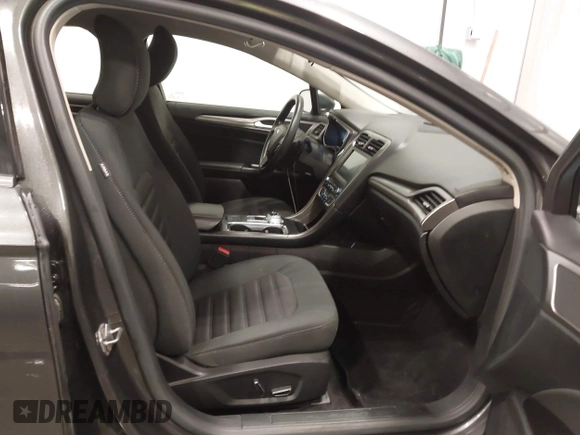 2017 Ford Fusion SE with VIN 3FA6P0HDXHR252448, listed as a IAAI auction lot 41709141 with 111,501 mi miles. Bid and sale history available at carsss.com. Image 5.