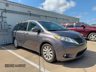 2013 Toyota Sienna XLE z VIN 5TDDK3DC1DS092365, wystawiony jako Copart lot #58743665 z przebiegiem 252 937 mil mil oraz Czysty tytuł • Clean title. Historia ofert i sprzedaży dostępna na DreamBid. Obrazek 1.