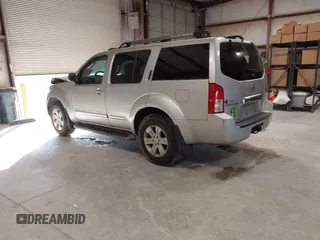 2005 Nissan Pathfinder SE with VIN 5N1AR18UX5C749610, listed as a IAAI auction lot 41109719 with 230,042 mi miles. Bid and sale history available at carsss.com. Image 3.