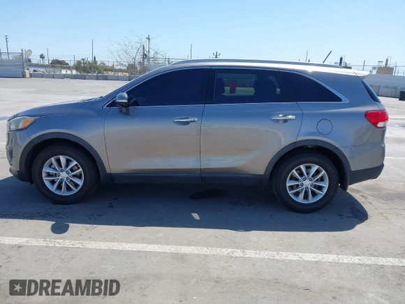 2017 Kia Sorento LX with VIN 5XYPG4A35HG284788, listed as a IAAI auction lot 41966692 with 68,692 mi miles. Bid and sale history available at carsss.com. Image 14.