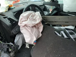 2019 Ford Escape Titanium с VIN 1FMCU9J92KUA82033, выставлен на аукционе Copart как лот 56686235 с пробегом Не указан миль и Списание • Salvage title. История ставок и продаж доступна на DreamBid. Изображение 8.