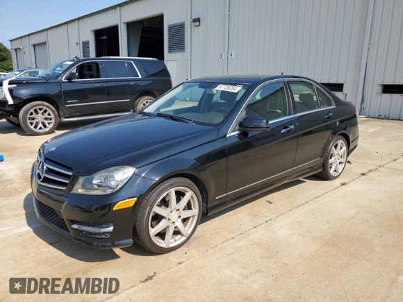 2014 Mercedes-Benz C 350 Sport with VIN WDDGF5HBXEA913811, listed as a Copart auction lot 67726284 with 67,814 mi miles and Salvage Title. Bid and sale history available at DreamBid. Image 1.