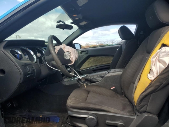 2011 Ford Mustang V6 with VIN 1ZVBP8AM8B5156374, listed as a Copart auction lot 61855985 with 81,403 mi miles and Clean title. Bid and sale history available at DreamBid. Image 7.