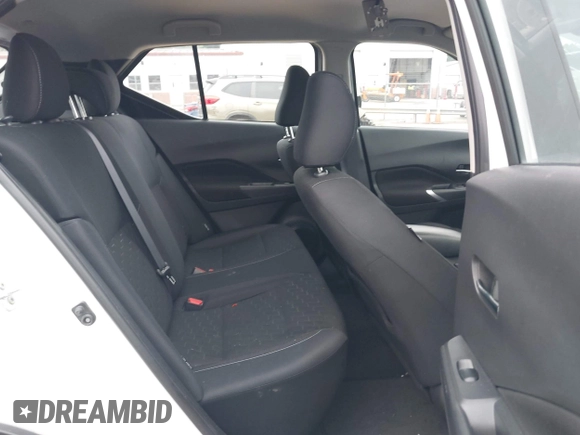 2023 Nissan Kicks SV z VIN 3N1CP5CV3PL563363, wystawiony jako IAAI lot #42714470 z przebiegiem 43 127 mil mil oraz . Historia ofert i sprzedaży dostępna na DreamBid. Obrazek 8.