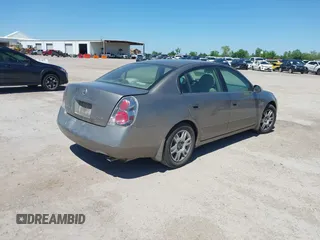 2006 Nissan Altima 2.5 with VIN 1N4AL11D66N461420, listed as a IAAI auction lot 42063645 with 211,266 mi miles. Bid and sale history available at carsss.com. Image 4.