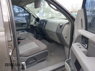 2006 Ford F-150 XLT z VIN 1FTPW14576FA26769, wystawiony jako IAAI lot #41896873 z przebiegiem 276 266 mil mil oraz . Historia ofert i sprzedaży dostępna na DreamBid. Obrazek 5.