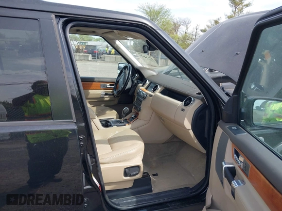 2011 Land Rover LR4 HSE with VIN SALAG2D46BA571488, listed as a IAAI auction lot 42134925 with 104,430 mi miles and . Bid and sale history available at DreamBid. Image 5.