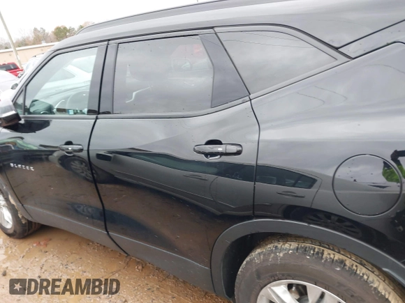 2022 Chevrolet Blazer LT z VIN 3GNKBCR40NS209885, wystawiony jako IAAI lot #41006653 z przebiegiem 34 024 mil mil oraz . Historia ofert i sprzedaży dostępna na DreamBid. Obrazek 13.