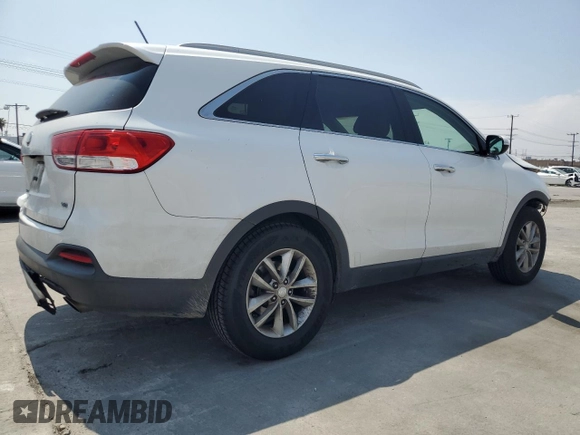 2016 Kia Sorento LX with VIN 5XYPG4A58GG178030, listed as a Copart auction lot 55608725 with 212,810 mi miles and Salvage Title. Bid and sale history available at carsss.com. Image 3.