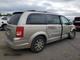 2009 Chrysler Town & Country Touring with VIN 2A8HR541X9R640222, listed as a Copart auction lot 72624974 with 140,591 mi miles and Salvage Title. Bid and sale history available at DreamBid. Image 3.