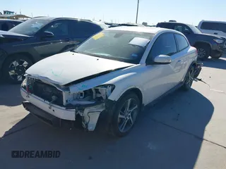 2013 Volvo C30 T5 with VIN YV1672MK1D2309378, listed as a IAAI auction lot 41836950 with 88,590 mi miles and . Bid and sale history available at DreamBid. Image 18.