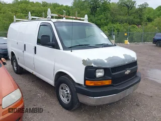 2012 Chevrolet Express Cargo z VIN 1GCWGFCGXC1102678, wystawiony jako IAAI lot #42379586 z przebiegiem 166 897 mil mil oraz . Historia ofert i sprzedaży dostępna na DreamBid. Obrazek 1.