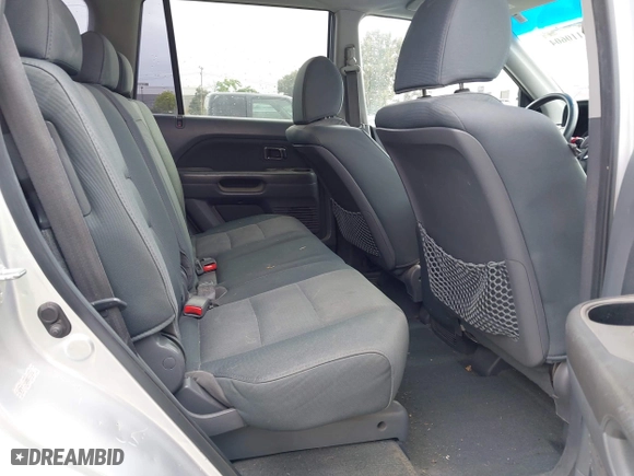 2008 Honda Pilot VP with VIN 5FNYF282X8B025262, listed as a IAAI auction lot 42110604 with 231,980 mi miles. Bid and sale history available at carsss.com. Image 8.