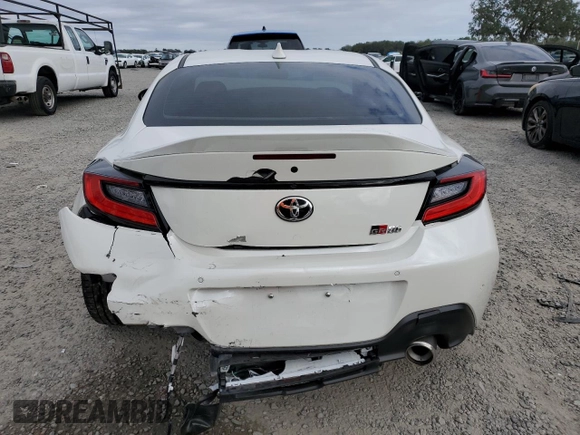 2024 Toyota 86 Premium with VIN JF1ZNBE15R8760564, listed as a Copart auction lot 41755775 with 2,047 mi miles and Salvage Title. Bid and sale history available at DreamBid. Image 6.