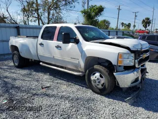 2013 Chevrolet Silverado 3500HD SRW LT with VIN 1GC4K0C8XDF171628, listed as a Copart auction lot 43151905 with 304,003 mi miles and Salvage Title. Bid and sale history available at DreamBid. Image 4.
