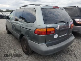 2000 Toyota Sienna LE with VIN 4T3ZF13C6YU258905, listed as a Copart auction lot 74745744 with 0 mi miles and Salvage Title. Bid and sale history available at carsss.com. Image 2.