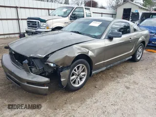 2005 Ford Mustang Deluxe with VIN 1ZVFT80N955159084, listed as a IAAI auction lot 41501154 with 222,942 mi miles. Bid and sale history available at carsss.com. Image 18.