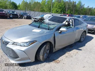 2019 Toyota Avalon XLE z VIN 4T1BZ1FB9KU004259, wystawiony jako IAAI lot #42033958 z przebiegiem 82 640 mil mil oraz . Historia ofert i sprzedaży dostępna na DreamBid. Obrazek 6.