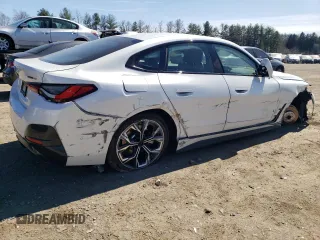 2022 BMW i4 eDrive40 with VIN WBY73AW08NFM76096, listed as a Copart auction lot 47146924 with 21,733 mi miles. Bid and sale history available at carsss.com. Image 3.