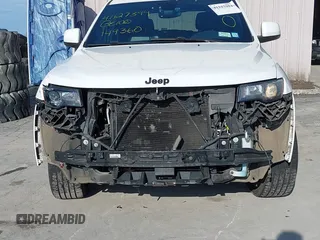 2017 Jeep Grand Cherokee Altitude z VIN 1C4RJFAG2HC910925, wystawiony jako IAAI lot #41790099 z przebiegiem 149 360 mil mil oraz . Historia ofert i sprzedaży dostępna na DreamBid. Obrazek 6.