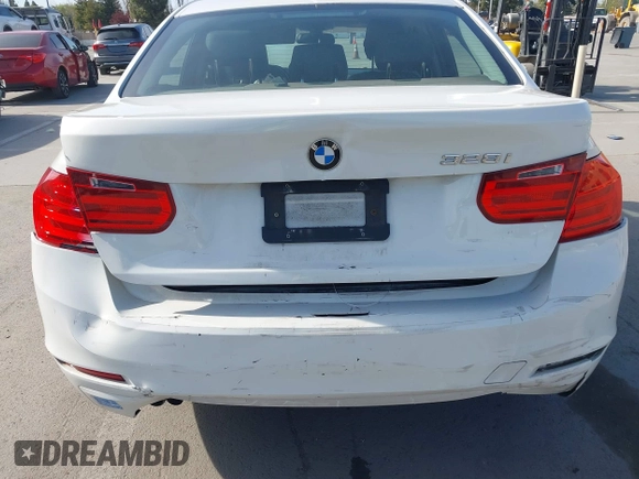 2014 BMW 3 Series 328i with VIN WBA3C1C54EK108518, listed as a IAAI auction lot 41872146 with 116,407 mi miles. Bid and sale history available at carsss.com. Image 18.