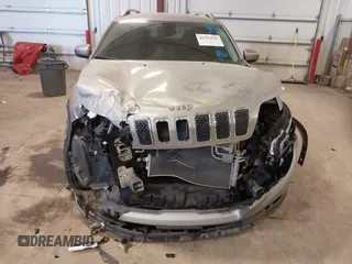 2019 Jeep Cherokee Limited with VIN 1C4PJMDX4KD217959, listed as a IAAI auction lot 41521547 with 30,153 mi miles and . Bid and sale history available at DreamBid. Image 6.