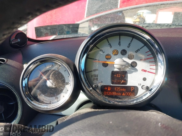 2010 MINI Convertible with VIN WMWMR3C59ATU97398, listed as a IAAI auction lot 41714054 with 12,663 mi miles and . Bid and sale history available at DreamBid. Image 7.