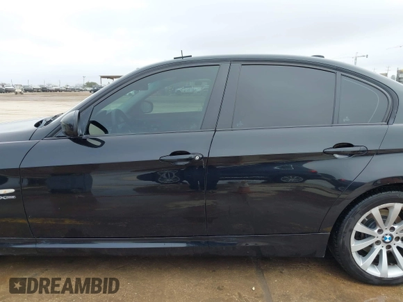2011 BMW 3 Series 328i xDrive with VIN WBAPK7C59BF082168, listed as a IAAI auction lot 41593485 with 203,099 mi miles. Bid and sale history available at carsss.com. Image 15.