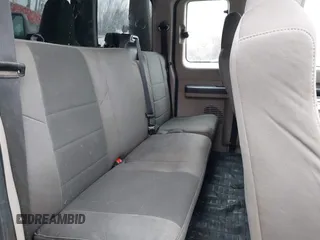 2010 Ford F-250 XL z VIN 1FTSX2B52AEA68720, wystawiony jako IAAI lot #41346824 z przebiegiem 235 000 mil mil oraz . Historia ofert i sprzedaży dostępna na DreamBid. Obrazek 8.