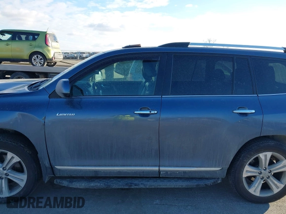2012 Toyota Highlander Limited with VIN 5TDDK3EH3CS103443, listed as a IAAI auction lot 41686490 with 157,054 mi miles. Bid and sale history available at carsss.com. Image 14.