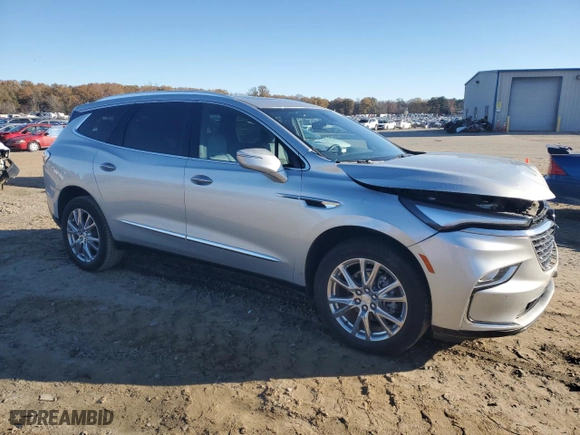 2022 Buick Enclave Essence with VIN 5GAERBKW7NJ117120, listed as a Copart auction lot 82357224 with NaN miles and Salvage Title. Bid and sale history available at carsss.com. Image 4.